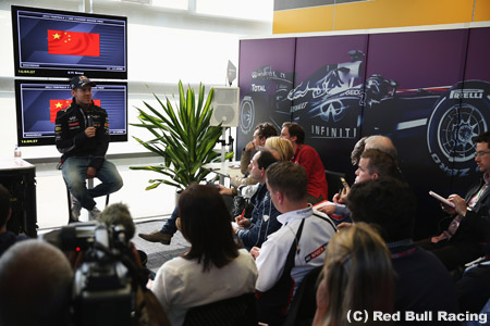 「ウェバーは負けて当然」とベッテル