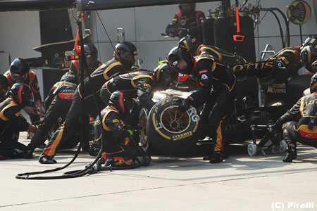 ピレリ、非難集中のソフトタイヤ投入を断念＝F1バーレーンGP