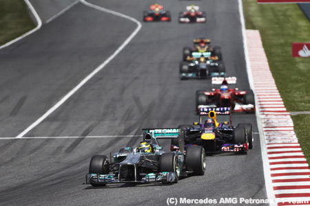 ピレリのタイヤ変更に賛否両論