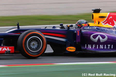 レッドブル、ルノーエンジンをインフィニティに商標変更