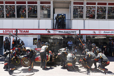 ロータス、資金面とドライバーに問題山積