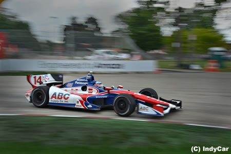 インディ第6戦デトロイト決勝レース2、パジェノーが優勝。琢磨は…