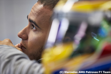 ハミルトン、メルセデスAMG内の対立を否定