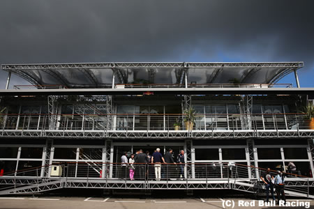 モーターホームに金をかけすぎとF1ボスのエクレストン