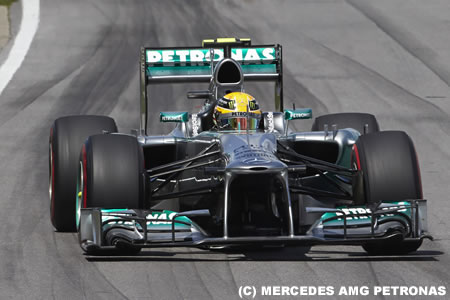 メルセデスAMGに罰金以上のペナルティーを求める声