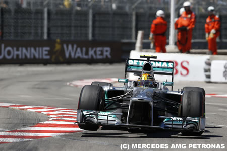 「黒いヘルメットはまずかった」とメルセデスAMGの弁護士