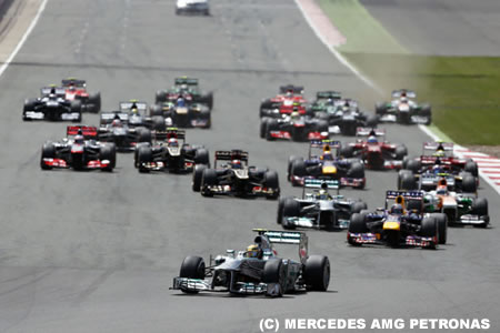 相次ぐタイヤ破裂にF1ドライバーは安全面を懸念