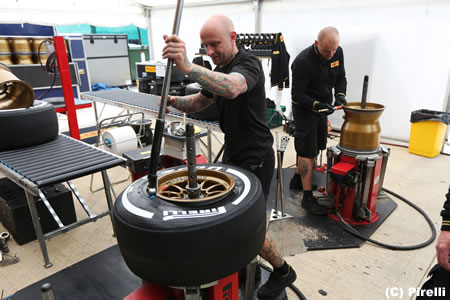 ピレリ、F1イギリスGPでタイヤ構造を無断変更か