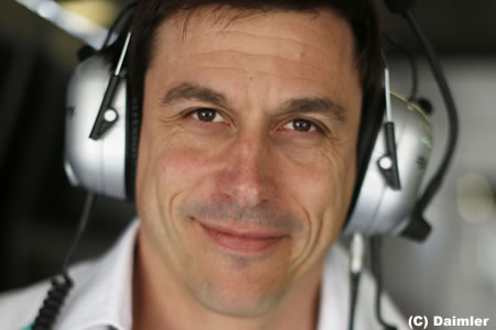 ヴォルフを脅迫したのはコレスとの報道