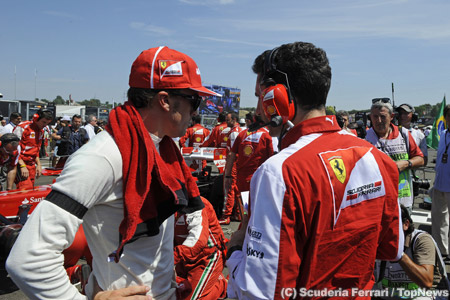 アロンソとレッドブルのうわさは仕組まれたもの？