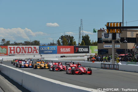 インディ第15戦決勝、パワーが優勝、琢磨は