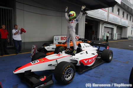 単独首位の佐藤公哉「タイトル争いを考えても非常に大きい1勝」