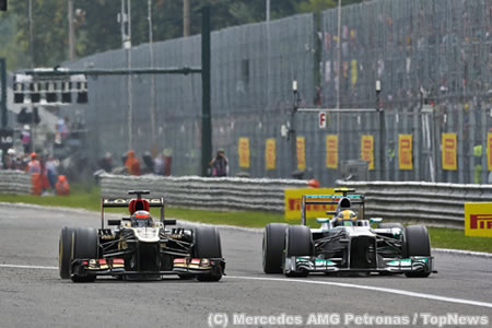 メルセデスAMG、ハミルトンがライコネンと好バトル／F1イタリアGP日曜まとめ
