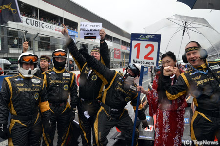 【写真】決勝直前に盛り上がる12号車