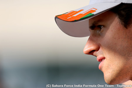 2014年のシートは安泰だとほほ笑むスーティル