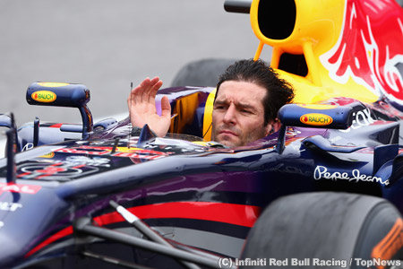 ウェバー、ヘルメットをかぶらず周回