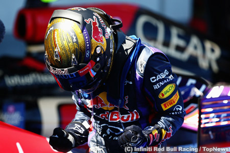 ベッテルとウェバー、ヘルメットをチャリティーオークションに提供