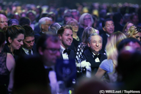 【写真】ベッテルとトッド会長＝FIA表彰式