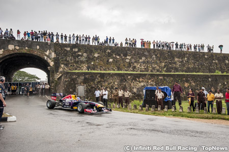 リカルドがスリランカでF1デモ走行を実施