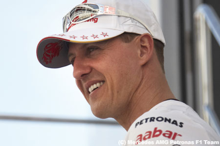 昏睡状態のミハエル・シューマッハを世界が見守る、1月3日には45歳に