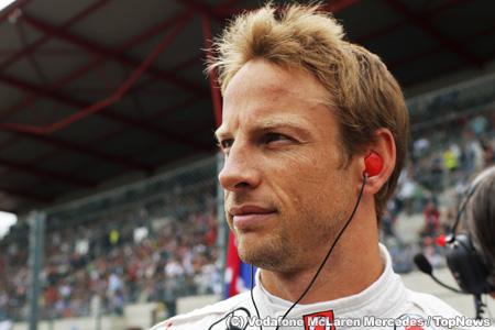 バトン、モナコで亡き父に最後の別れ