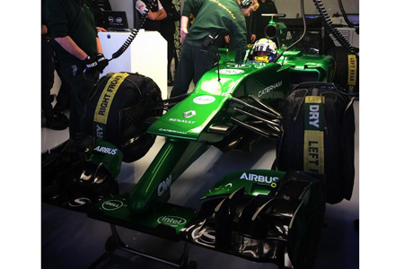 可夢偉が乗るケータハムF1の新車CT05発表、注目のノーズは変形アリクイ型