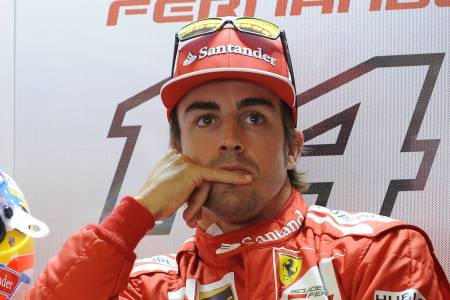 レッドブルの主張は理解できないとアロンソ