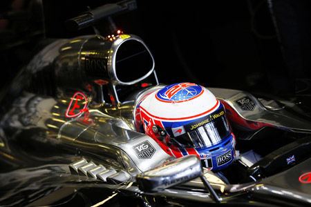 バトン「ロングランに問題、さらに暑さが追い打ち」