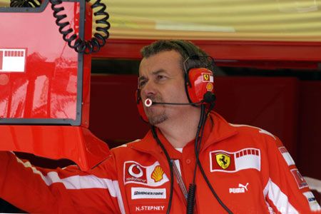 「スパイゲート」の中心人物、ナイジェル・ステップニーが事故死