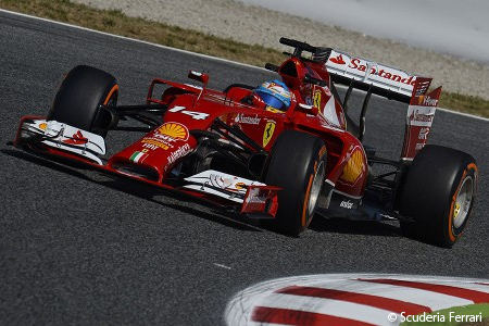 アロンソ「いつものバルセロナと違う。マシン性能を引き出せるかが問題」