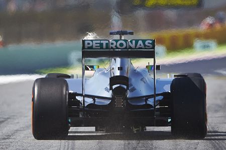 「メガホン式」排気管が出す音は現行V6ターボとV8の中間程度か