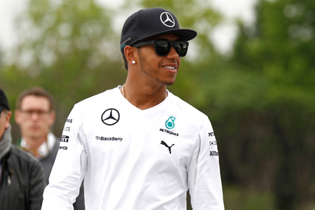 ハミルトン　マクラーレンと接触も、メルセデス残留へ