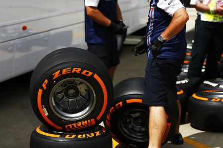ロータスが来週の公式テストでピレリの18インチタイヤをテスト