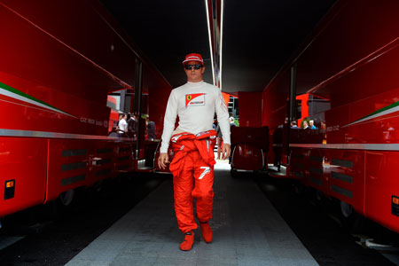 【レース途中経過】イギリスGP1周目にフェラーリのライコネンが大クラッシュ、赤旗中断中