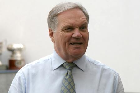 強いチームにはドライバーにレースをさせる「責任」があるとウィリアムズ共同設立者