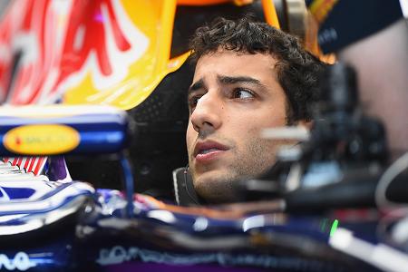 アロンソ「驚くべきドライバー」だとリカルドを称賛