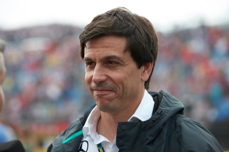 F1人気低下対策会議、中止に