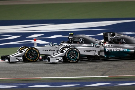 メルセデスAMGのチーム内バトル、親会社ダイムラーが異例の介入