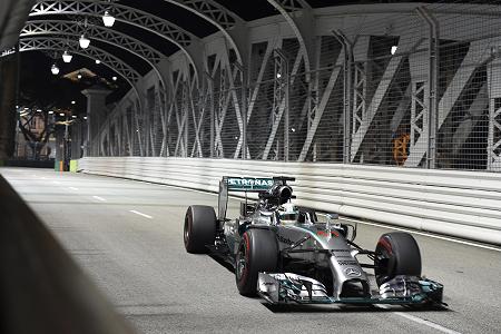 ハミルトンが優勝。ロズベルグはリタイア。可夢偉はスタートできず／F1シンガポールGP決勝