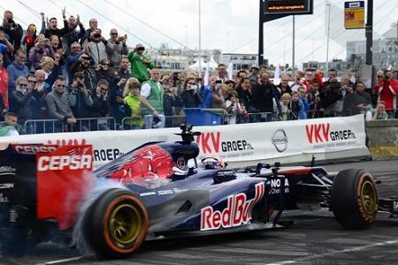 フェルスタッペン「デモ走行でのクラッシュは自分のミス」