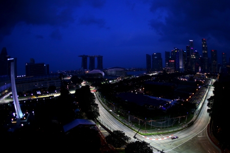 FIA、無線による指示禁止を一部来年に延期