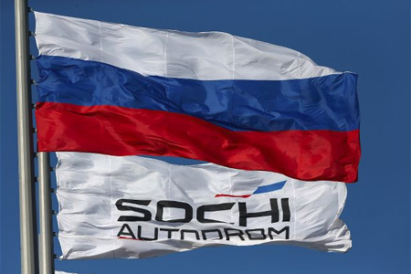 F1ロシアGP開会式、どうかF1スタッフは静粛に