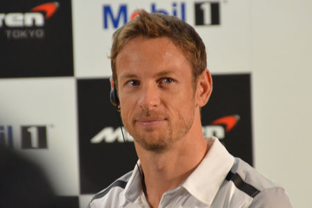 バトン、婚約者ジェシカや友人が支えになってプレッシャーを乗り越えられる