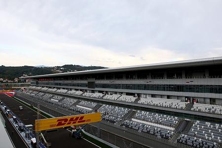 プーチン訪問に備え厳戒態勢のF1ロシアGP。テレビ放送にも影響か？