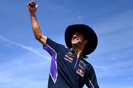 「リカルドがウィリアムズ勢をかわして表彰台をゲット」／レッドブル、F1アメリカGP決勝