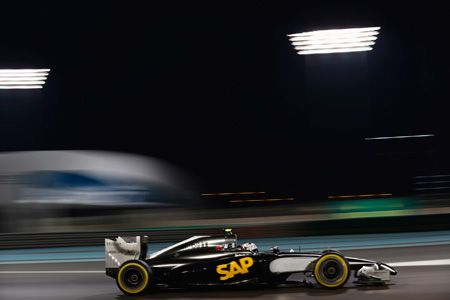 「マシンの実力を最後の一滴まで振り絞って」／マクラーレン、F1アブダビGP2日目