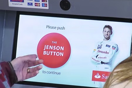 【動画】バトンがボタンに。【サンタ】ンデールが銀行らしからぬクリスマスプレゼント