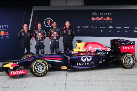 ヘレス・テストに間に合うか、レッドブルとロータス