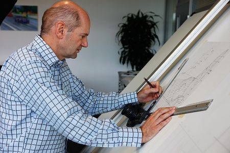 レッドブルの2015年型車はエイドリアン・ニューイの最後の作品