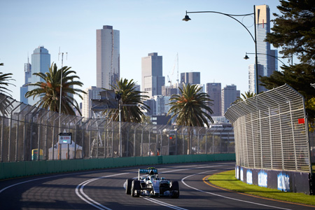 メルセデスAMG、驚速の原因